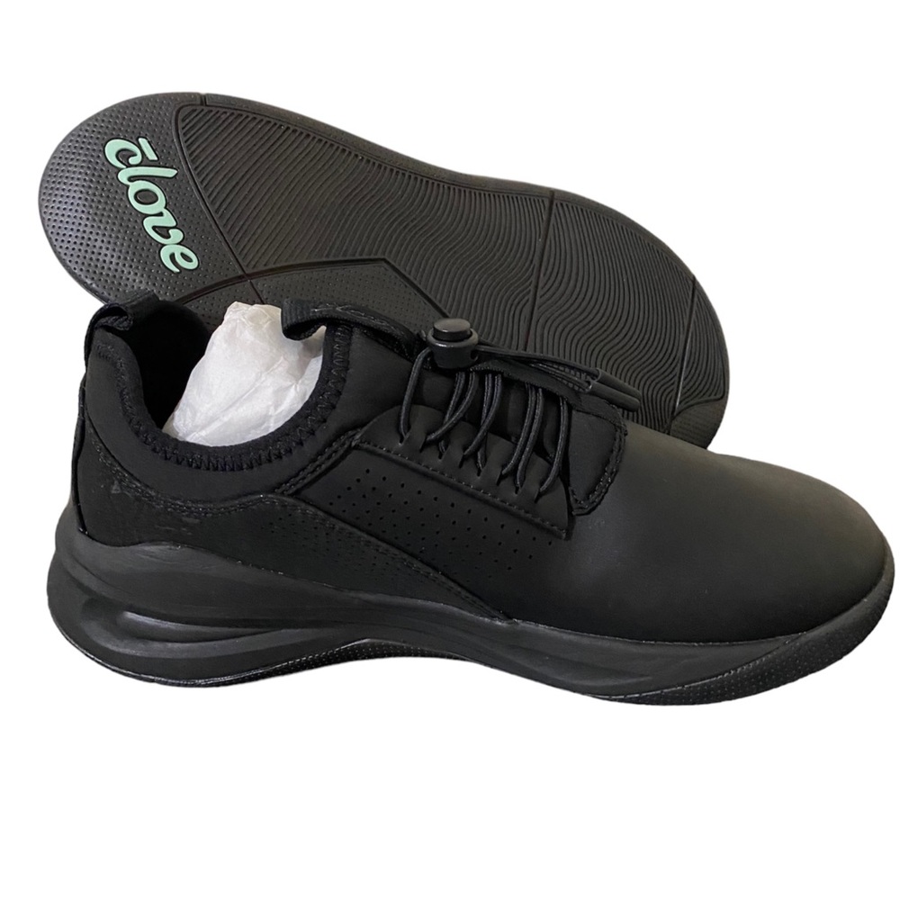 Glove Women’s All-Black Lightweight Sneaker